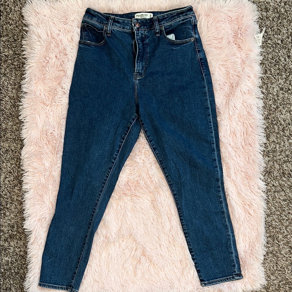 Abercrombie Women’s Super Skinny Classic Denim Jeans